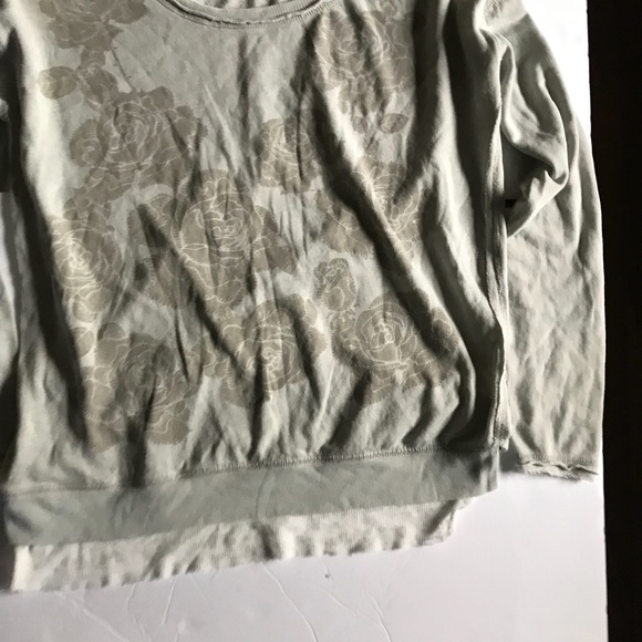 Gray Distressed Rose Sweater Aero - Picture 2 of 6